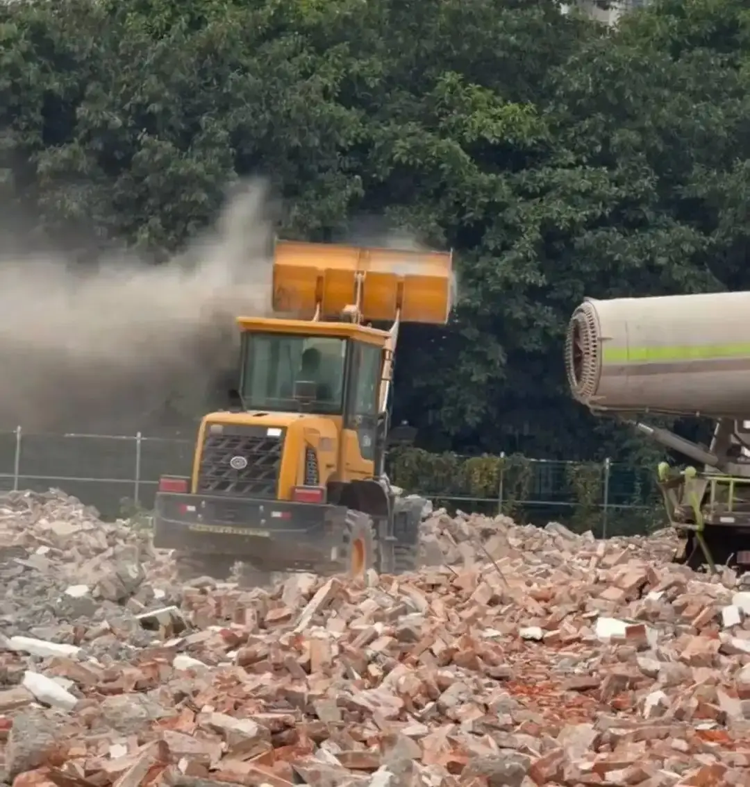快評丨霧炮車“以塵逼遷”？“操作失誤”其實是責(zé)任意識缺失